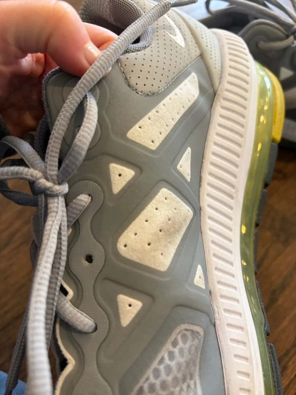 Nike Men’s Gray and Yellow Athletic Sneakers Size 13 - Picture 10 of 12